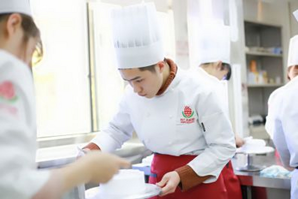 杜仁杰蛋糕培训学校小杜学员的故事