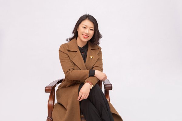 王　妍 | 研究员