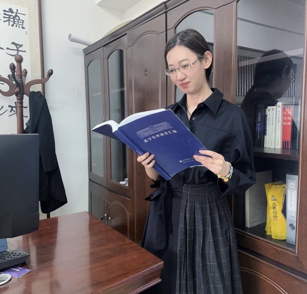 贾　舒 | 研究员