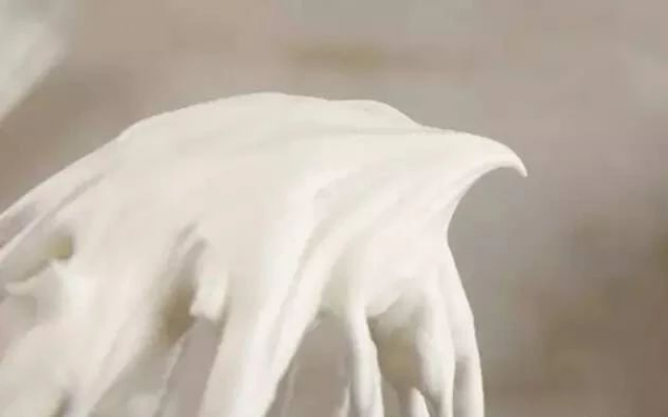 深圳好的蛋糕培训植脂动物脂奶油打发技巧