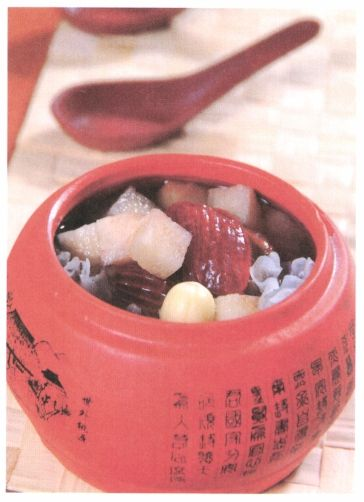银耳蜜枣雪梨汤