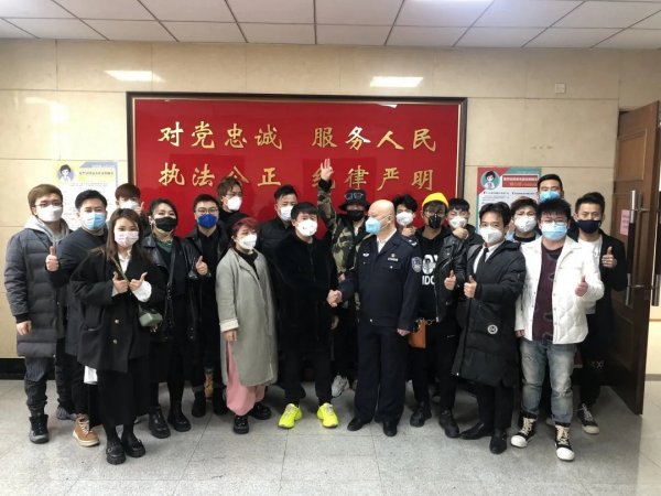 为逆行英雄免费义剪