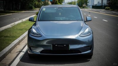 拜伦湾蓝 - 特斯拉