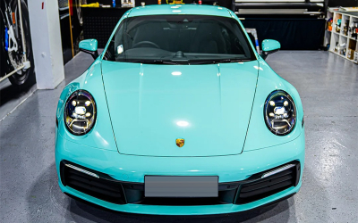 超亮金属蒂芙尼蓝 - 保时捷