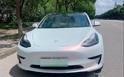 白变红 - 特斯拉