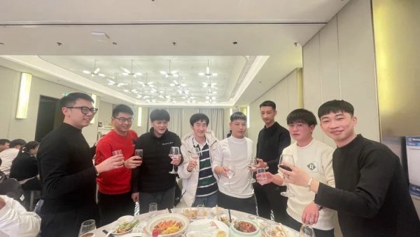 2024龙行龘龘  易盛科技年会现场