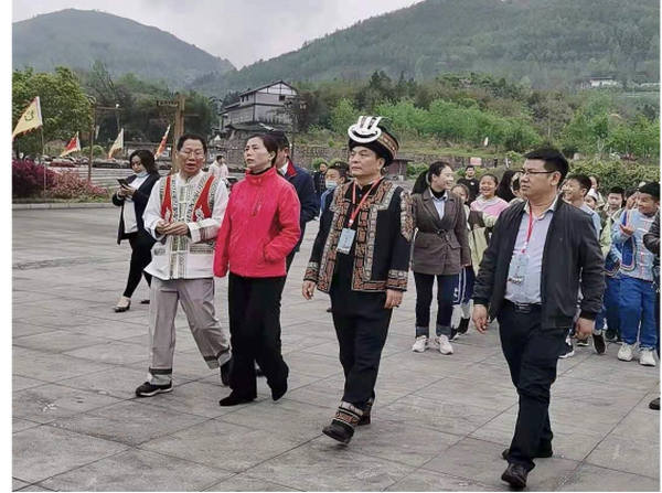 贵州省仡佬学会赴务川参加第12届仡佬  文化旅游节暨仡佬族祭天朝祖祭祀大典