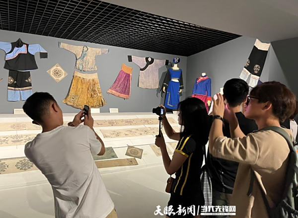 转载：汇聚青春力量 传承民族文化！贵州民族大学美术学院深入民族地区开展民族服饰文化调研