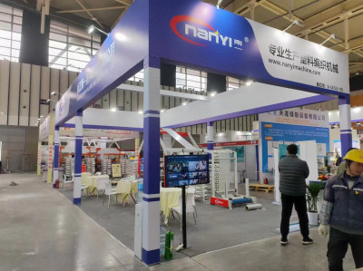 96平简单展示型展台搭建