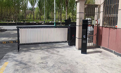 广告道闸+车牌识别