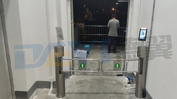 广州某工厂圆柱摆闸