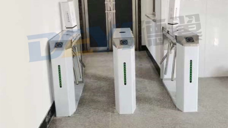 丹东海关三辊闸