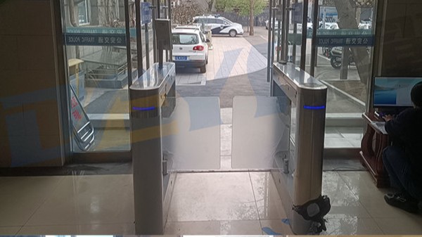 北京某单位食堂闸机+人脸消费机