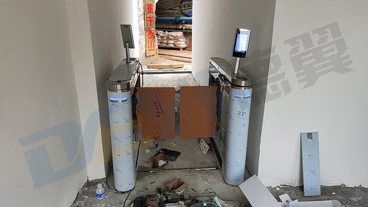河南洛阳矿区隧道小摆闸人脸识别