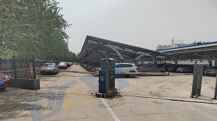 天津伊利乳品有限责任公司一进一出直杆道闸