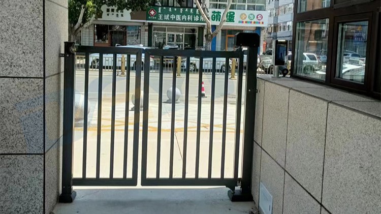 内蒙古兴安盟某单位栅栏门