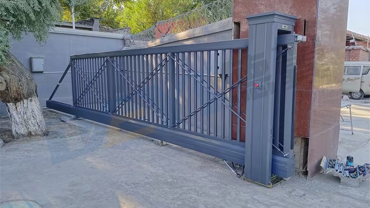 新疆乌鲁木齐某部队悬浮门