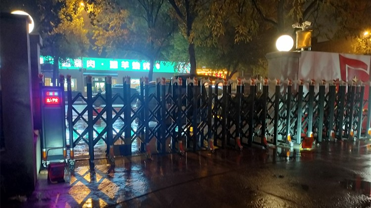 某单位电动伸缩门