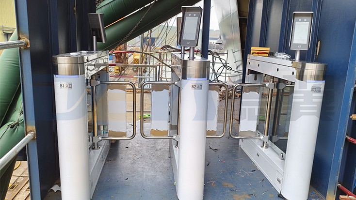 江苏扬州某船厂速通摆闸