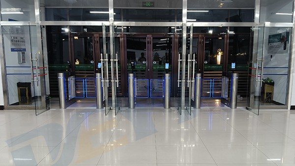 张家口某单位食堂三个单通道