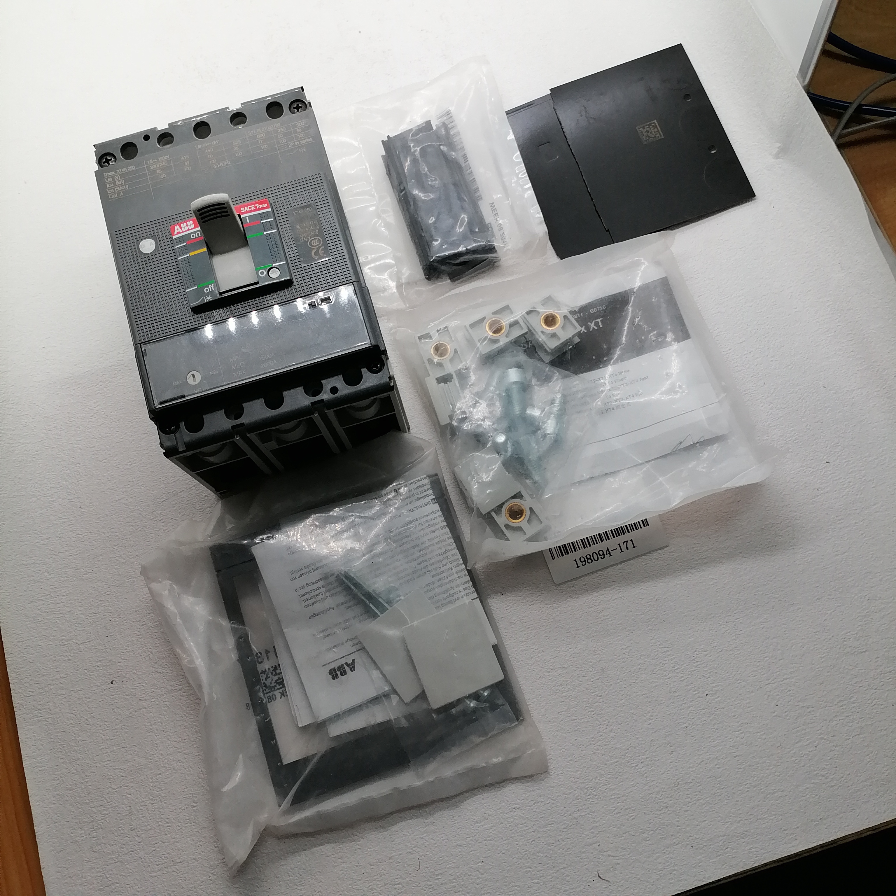 优势供应 现货库存 原装ABB 断路器 XT4S 250 #L