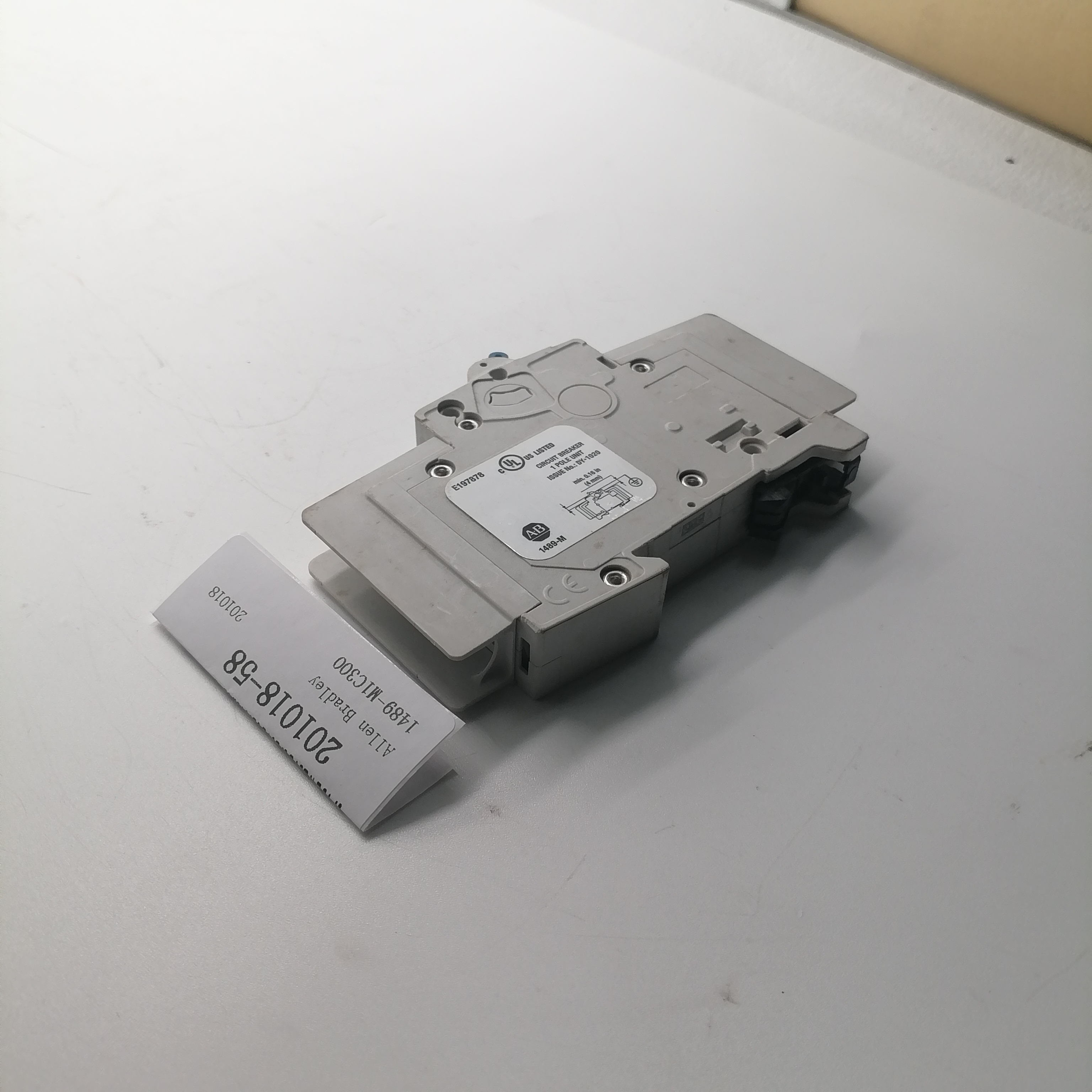 现货库存 优势供应 Allen Bradley  断路器  1489-M1C300 #L