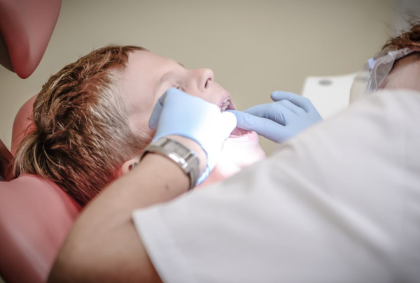 家庭口腔健康计划：全家人的微笑守护者