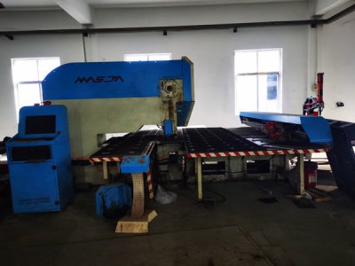 廠房設(shè)備-沖床