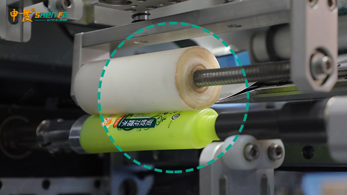 自動六色伺服絲印貼標一體印刷機