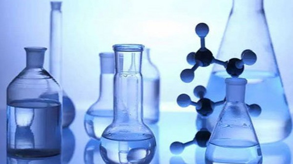 为什么我的液体样品的 L* 值会高于 100？