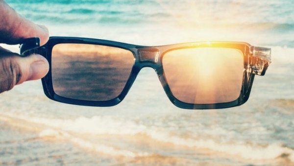 在HunterLab仪器中如何将偏振降到最低？