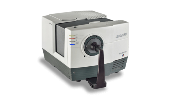 在透射读数期间，白色校准板是否需要停留在反射端口