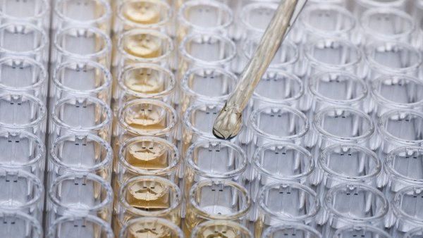 为什么APHA/Pt-Co测量时会闪三次灯？