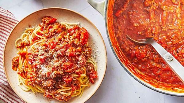 新鲜意大利面酱的颜色可以用番茄评分来衡量吗？