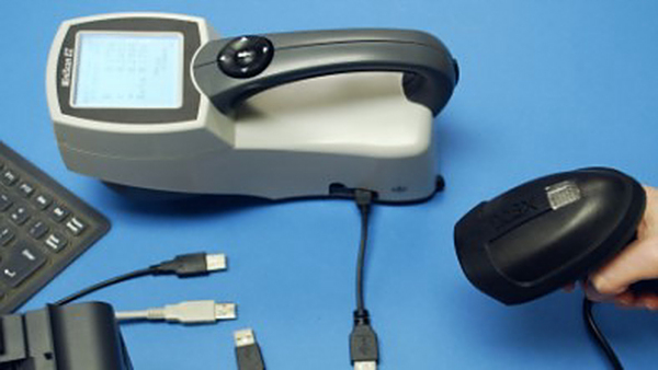 HunterLab仪器的USB通信选项有哪些？