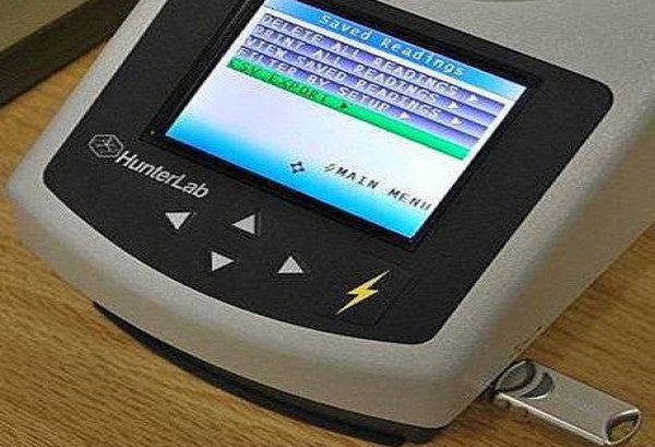 如何从MiniScan EZ 或 ColorFlex EZ上获取数据？