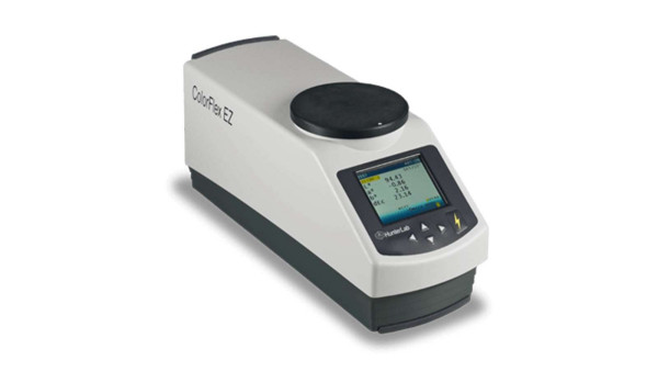 HunterLab仪器中的电源（写有110 -220 伏）还需配置变压器吗？