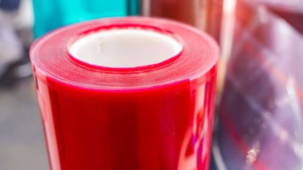 测量不透明塑料片颜色的更好方法是什么？