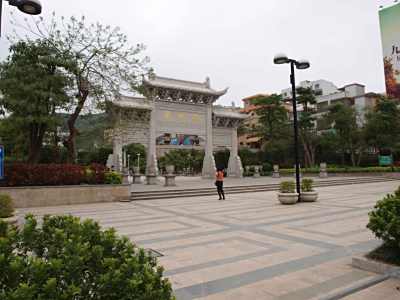 飞鹅岭森林公园南门广场绿化工程