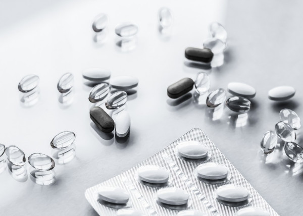 【天玺化妆品定制生产】药企进入化妆品行业有什么优势？