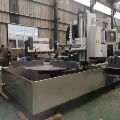 Steel pipe vertical quenching machine