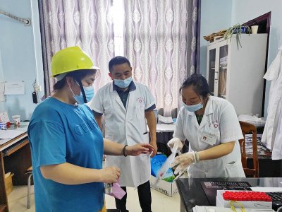 Returned scholars' body helps launch free cancer screening