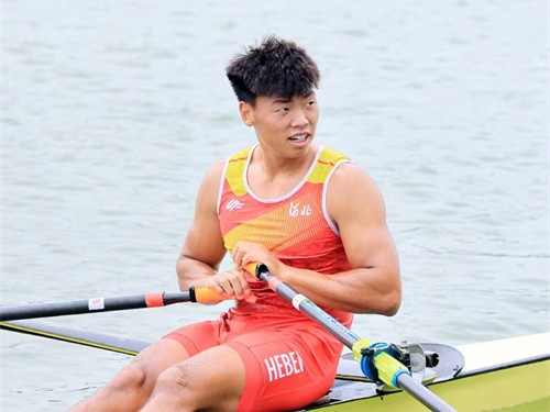 我校培养输送的运动员韩崴摘得金牌