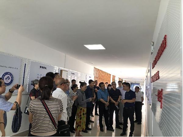 中国通信学会组织省级通信学会领导赴 南昌大学可见光通信科研团队参观调研