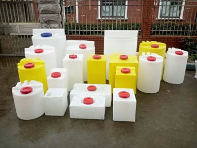 塑料水箱逐步取代金属罐和玻璃瓶的原因