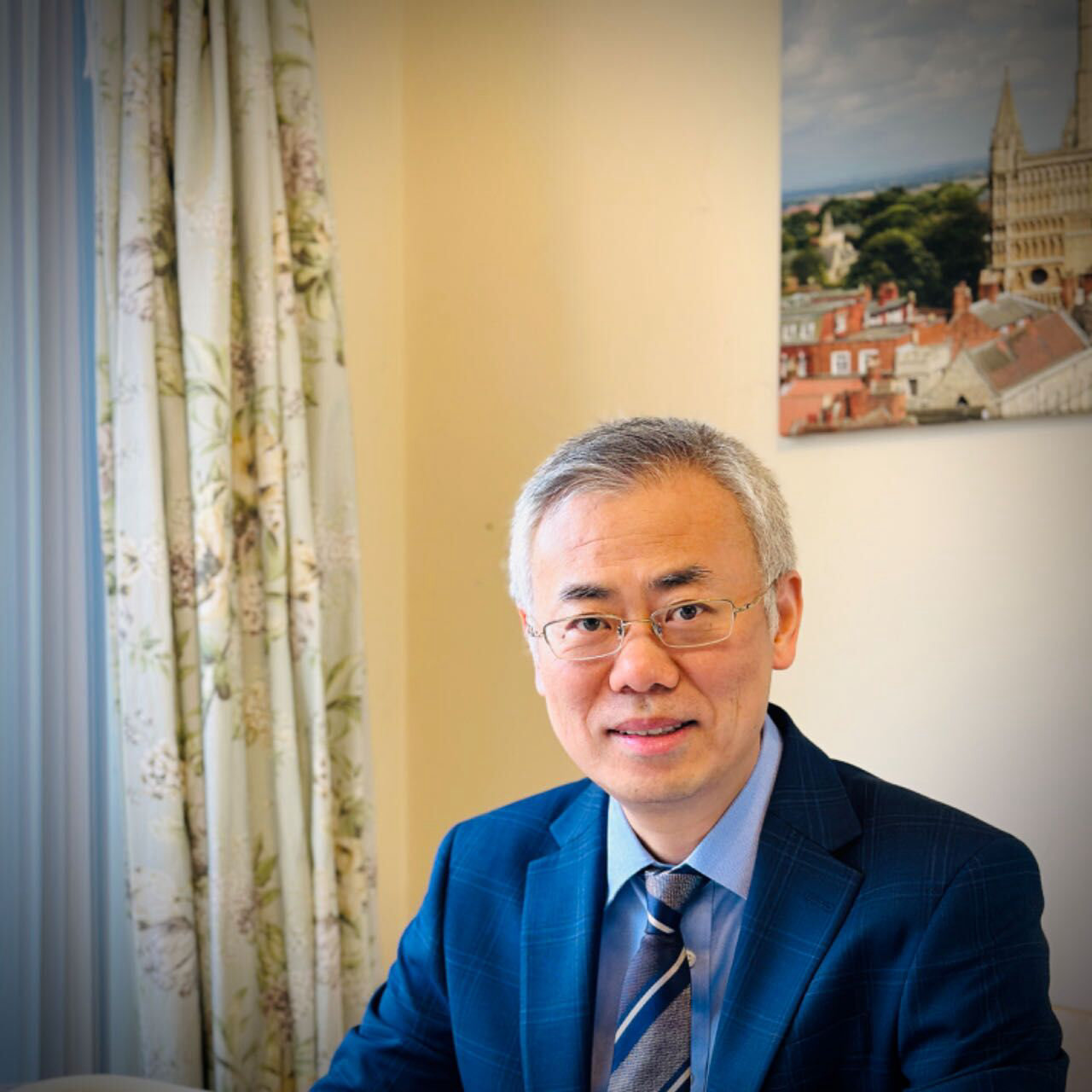 Dr Charlie Shi