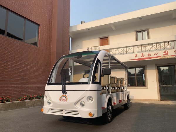 南兴天虹果仁11座电动观光车交车完毕