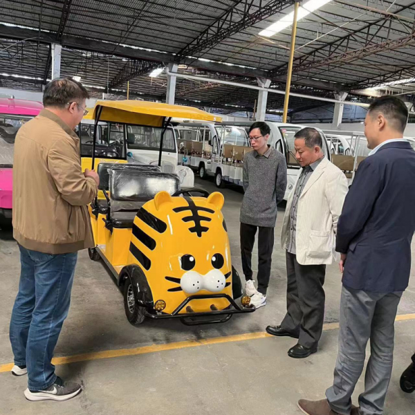 疫情放开后，领导光临我司参观