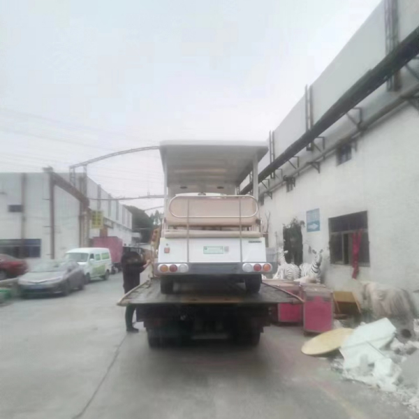 观光车出发广西长寿村