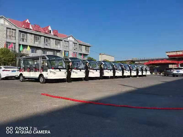 老客户南街村集团订购10台14座观光车